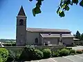 Église de Chuzelles et le monument aux morts.