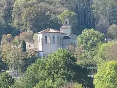 Eglise de Ganac depuis le chemin du Py.