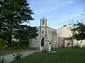 L'église Saint-Gilles et le monument aux morts