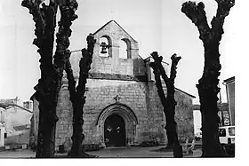 Fronton de l'église Saint-Antoine.