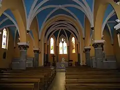 intérieur de l'église de la Nativité-de-Notre-Dame.