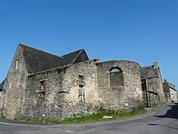 Chevet de l'ancienne église Saint-Pierre-aux-Liens du Vieux-Bourg.