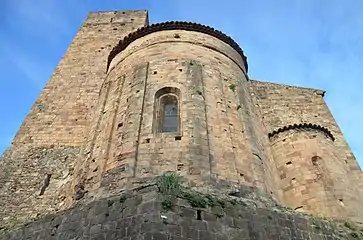 Église et tour fortifiée