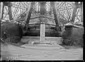 Le monument photographié en 1929 par l'agence Rol.