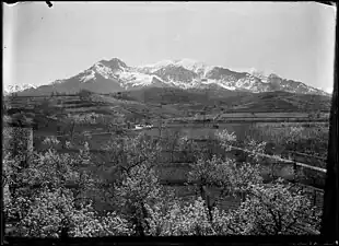 Le massif du Canigou vu depuis Prades, date inconnue.