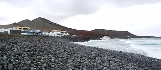 Montana del Golfoː plage de galets volcaniques.