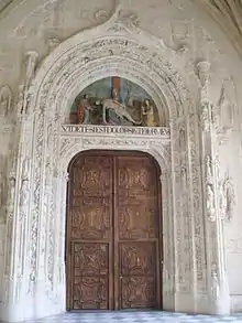 Entrée Renaissance de l’église du monastère