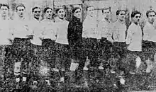 Elan Béarnais d'Orthez en 1930. De gauche à droite: Labarthe, Destandau, Sarralh - II, Poeydomange, Bordenave, Scipion, Sarralh-I, Séris, Page (cap.), Duplaà, Béoutis.