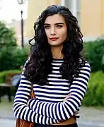 Tuba Büyüküstün interprète Sühan Korludağ