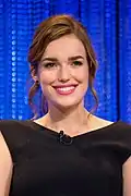 Elizabeth Henstridge interprète l'agent et Dr Jemma Simmons