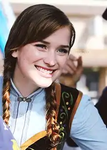 Elizabeth Lail interprète Amy.