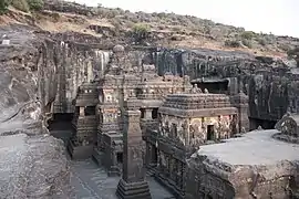 Temple de Kailâsanâtha, d'Ellorâ en Inde (VIIIe siècle)