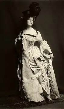 Elsie Leslie dans "Les Rivaux" en 1899, photographié par Zaida Ben Yusuf.