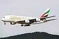 A380 d'Emirates à l'approche de l'aéroport international de Kuala Lumpur.