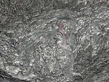Vue aérienne d'un épanchement de lave pāhoehoe sur le Puʻu ʻŌʻō.