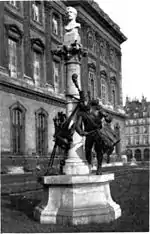 Emmanuel Frémiet, Monument à Auguste Raffet, jardins du palais du Louvre.