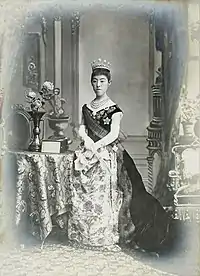 Description de l'image Empress Shoken2.jpg.