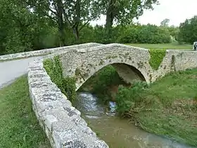 Le pont médiéval sur l’Encrême.