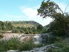 Rivière l'Endre, le Rocher Rouge.