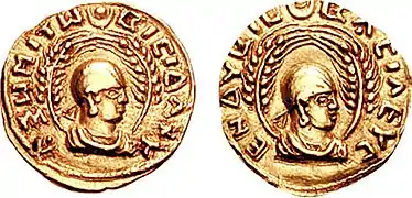 Deux pièces de monnaie axoumite en or représentant le roi Endubis.