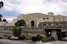 Vue extérieure d'Ennis House, utilisée pour représenter l'appartement de Deckard.