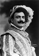 Enrico Caruso en costume dans Rigoletto.