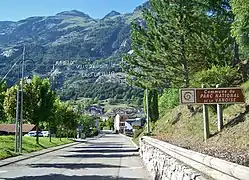 Entrée sud du village d'Avrieux, dans le parc de la Vanoise.