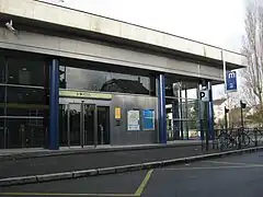 Entrée de la station, avant la construction de l'immeuble.