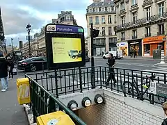 Entrée de la station, avenue de l'Opéra