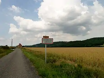 Entrée dans Corbère-Abères.