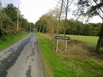 Entrée dans Hagetaubin.