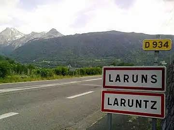 Entrée dans Laruns depuis Pau.