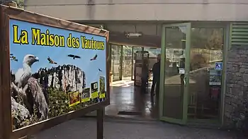 Entrée de la Maison des Vautours