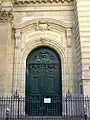 Une des entrées de la Sorbonne.