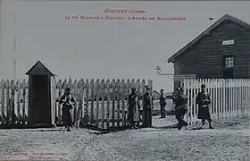 Entrée du camp militaire (fonds photographique Adolphe Weick.)