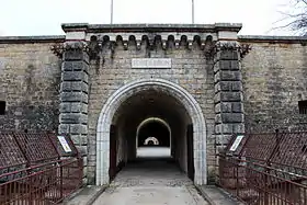Entrée du fort de Bron.