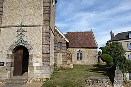 L'entrée ouest de l'église.