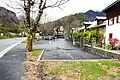 Place de l'Oustanaou à l'entrée sud du village.