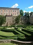 Le jardin avec le Château en fond