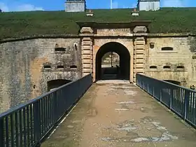 Entrée du fort des Ayvelles.