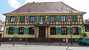 Relais de poste devenu le restaurant « Les jambons de Marinette » (XVIIIe-XIXe), 28 route de Strasbourg.