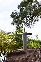 Épée d'Excalibur au Lac de Trémelin en Brocéliande
