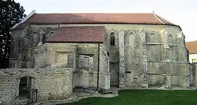 Façade sud et chapelle Saint-Jean