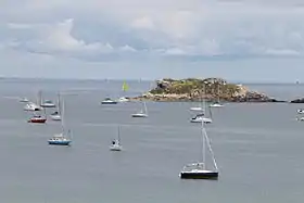 Mouillage de la plage du Gouret avec l'îlot Er Yoc'h