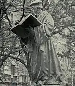 Statue d'Érasme, à Brooklyn.