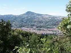 Vue sur Ascoli Piceno et le :mont de l'Ascension (it) depuis l':Ermitage San Marco (it)