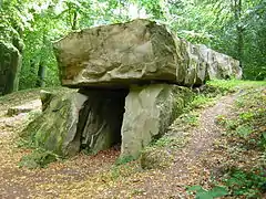 Le faux Dolmen.