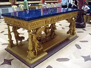 Table en bronze, avec plateau en lapis-lazuli, musée de l'Ermitage, Saint-Pétersbourg