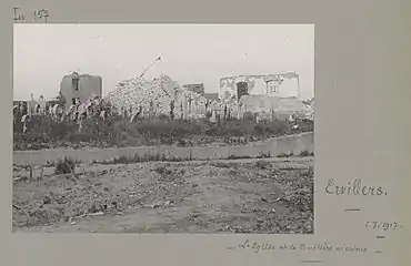 Les ruines de l'église en 1917.