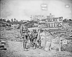 Les soldats britanniques posant à Ervillers le 17 juin 1917.